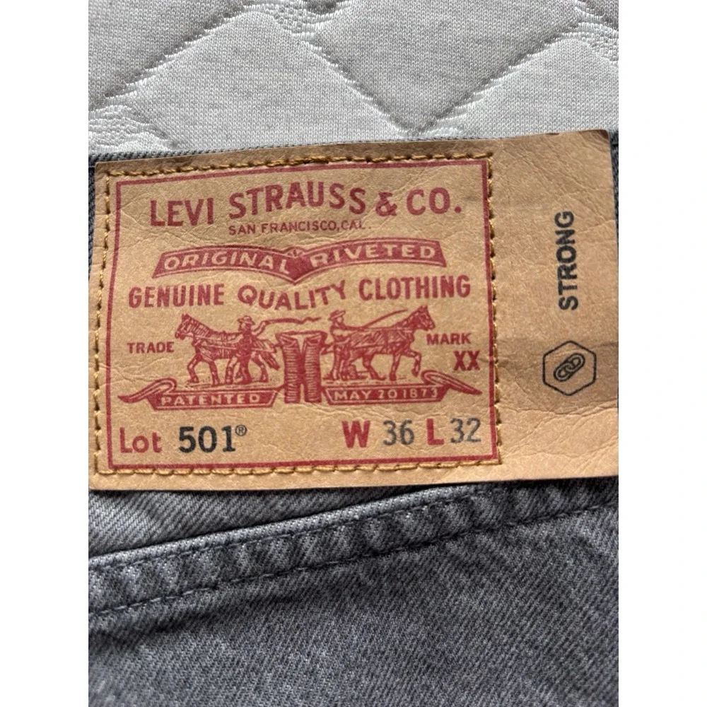 Levis hue care both